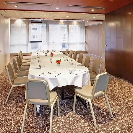 Готель Mercure Centre Alpotel