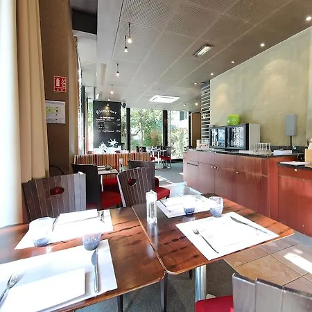 Готель Mercure Centre Alpotel