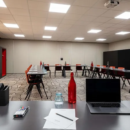 Mercure Centre Alpotel מלון 4*