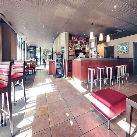格勒诺布尔中心阿尔波德尔美居酒店 4*